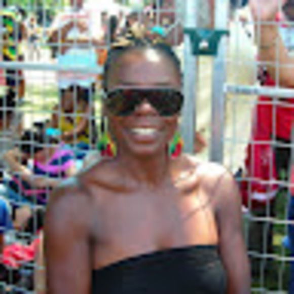 Meet your Posher, Valerie - Picture 1 of 1